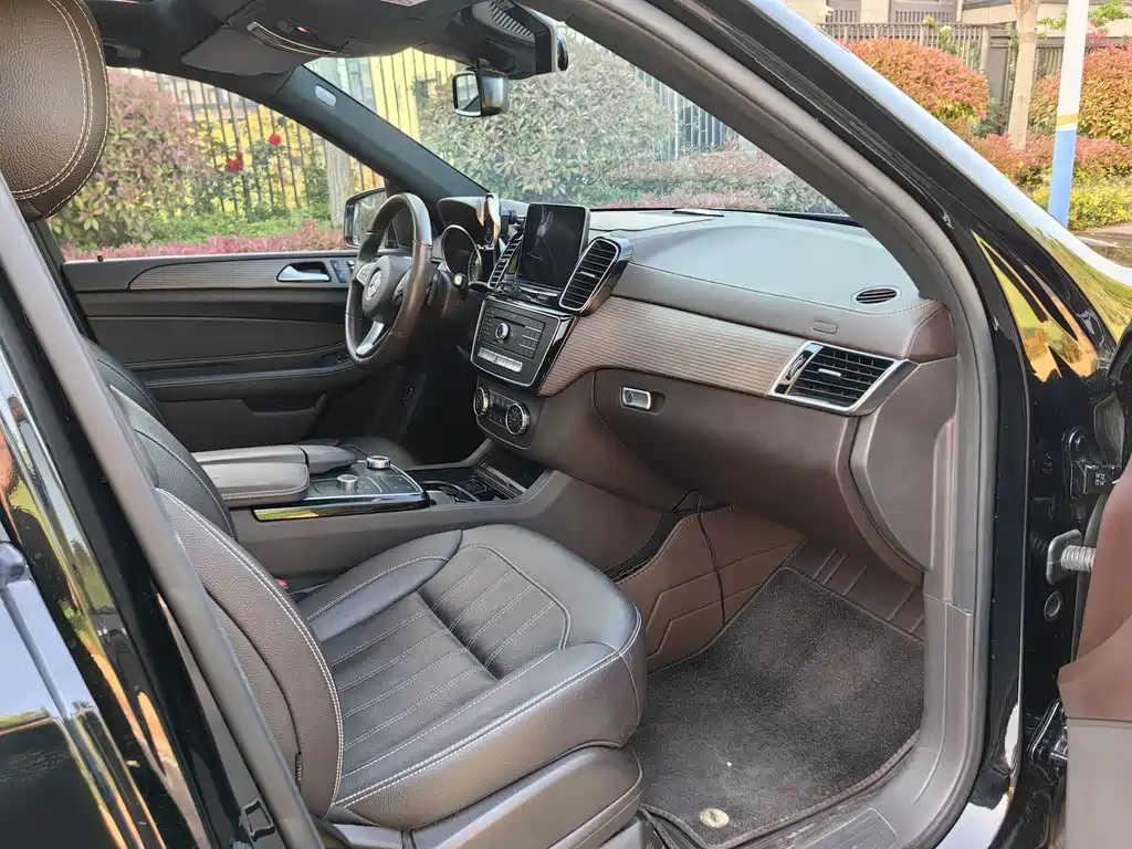 Mercedes-Benz GLE 400 4MATIC Collector's Edition