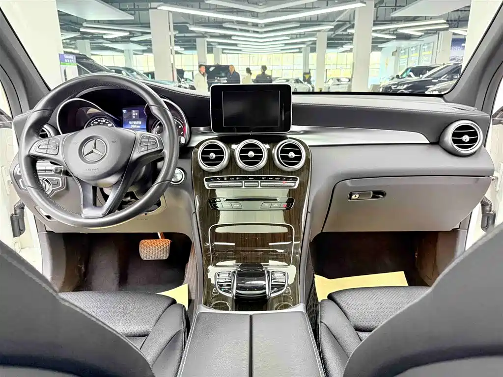 Mercedes-Benz GLC 2016 GLC 260 4MATIC Luxury
