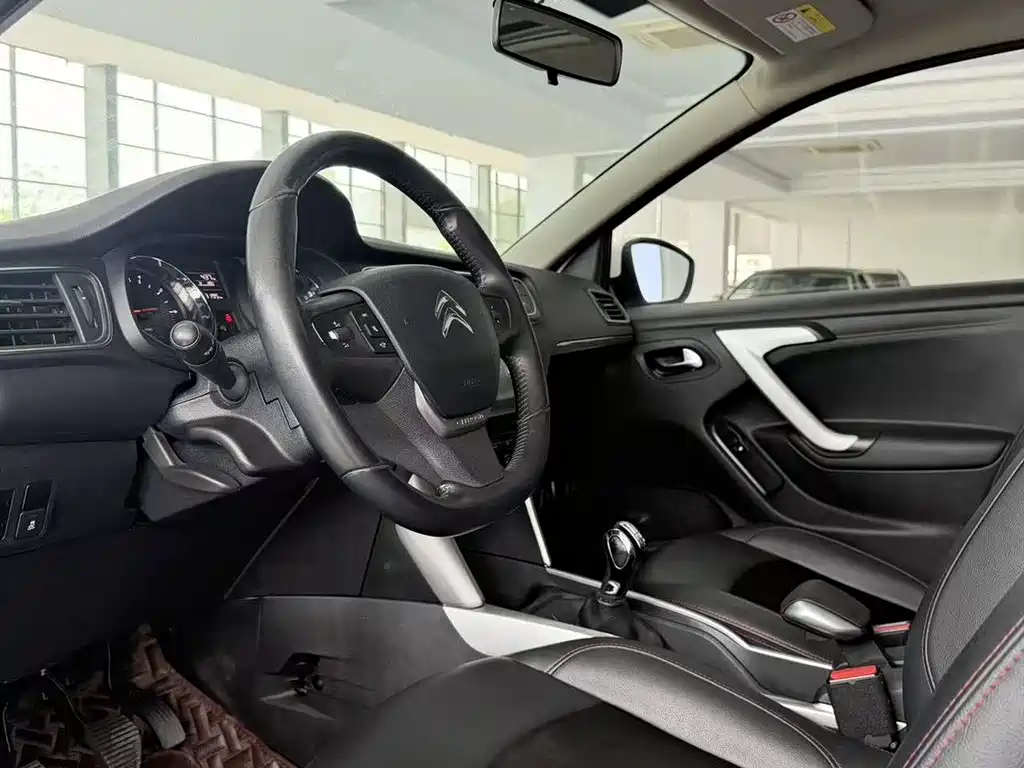 Citroën C3-XR 2015 1.6L Manual Pioneer