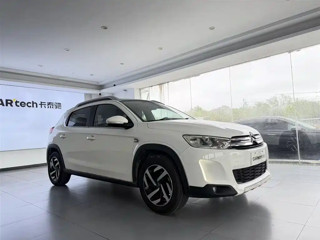 Citroën C3-XR 2015 1.6L Manual Pioneer