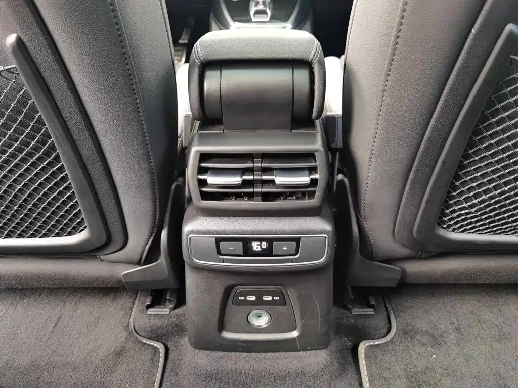 Audi Q4 e-tron 2023 50 e-tron quattro