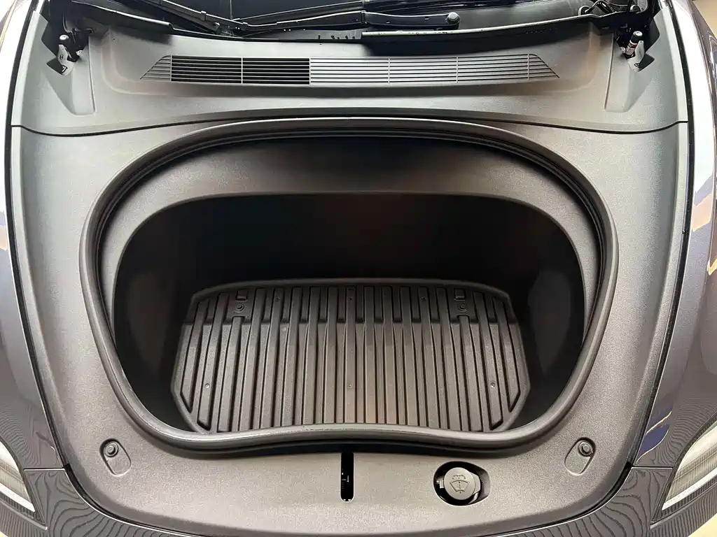 Tesla Model 3 2025 RWD