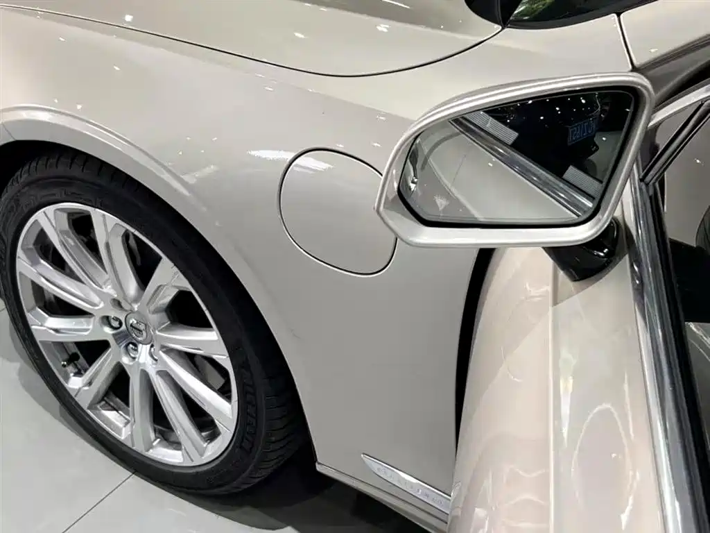 2019 Volvo S90 T8 E-Drive Hybrid Honor Edition 3-Seater
