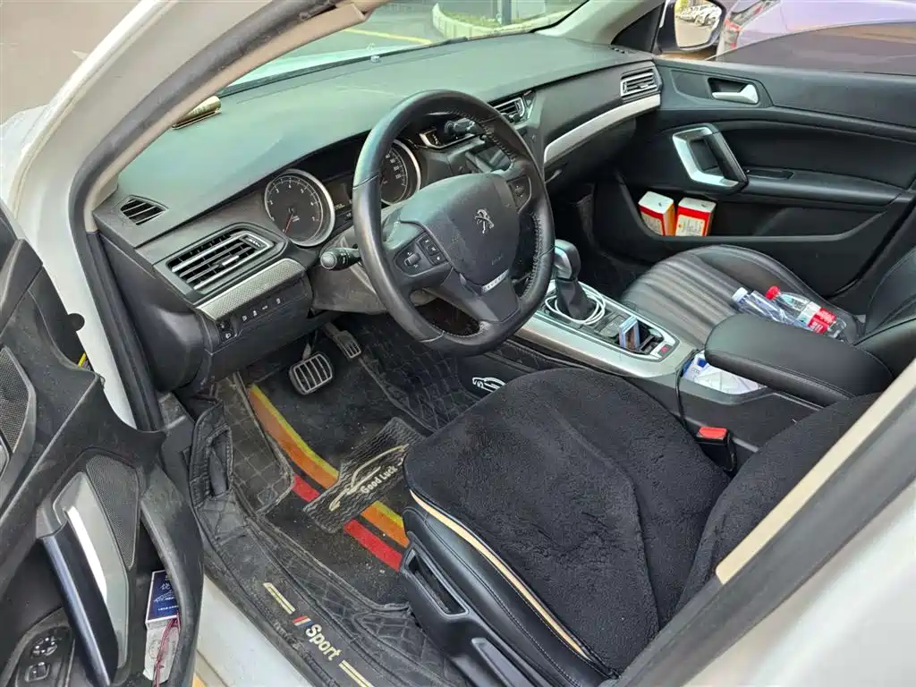 Peugeot 408