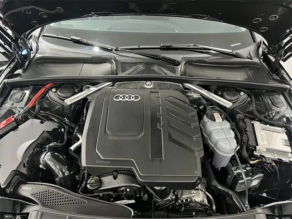 Audi A4L 2023 40 TFSI Fashion Dynamic Edition