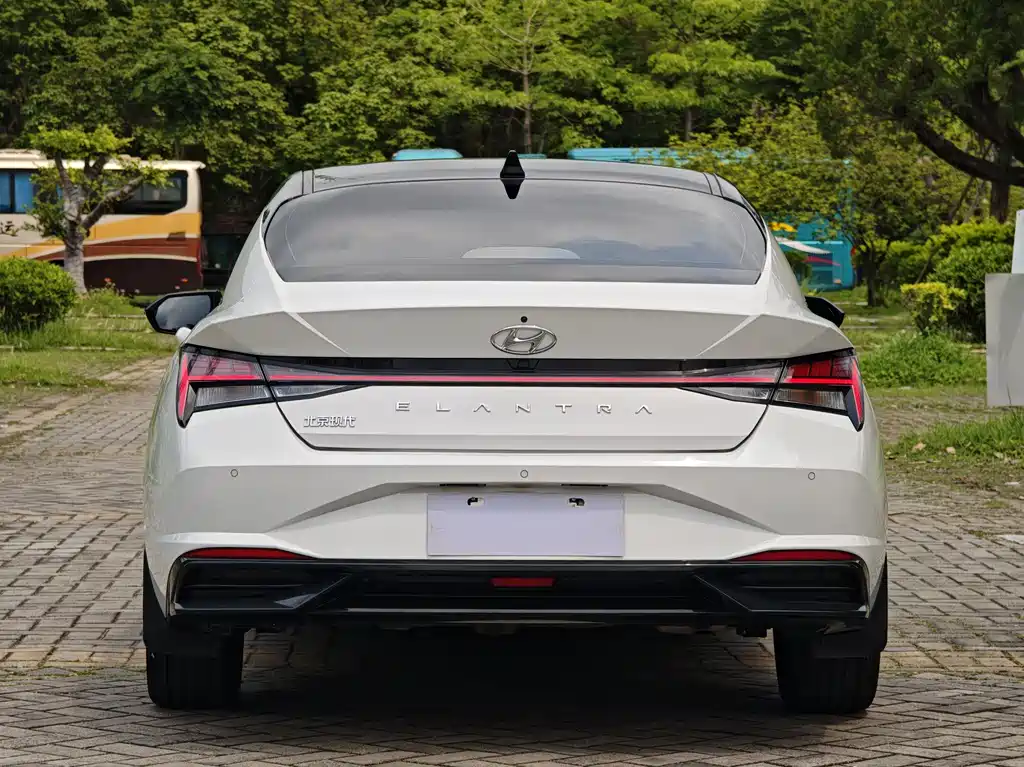 伊兰特 2022款 1.5L CVT LUX尊贵版