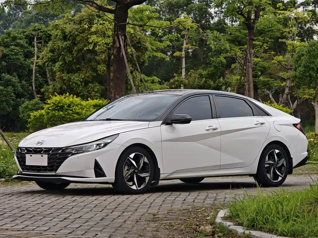 伊兰特 2022款 1.5L CVT LUX尊贵版
