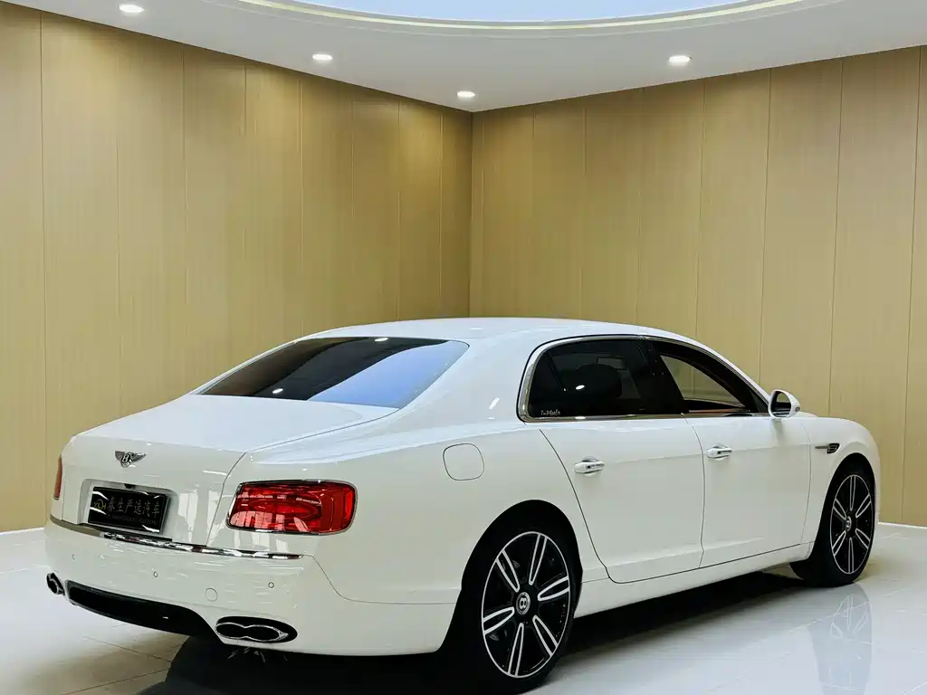 Bentley Flying Spur 2017 4.0T V8 Standard Edition