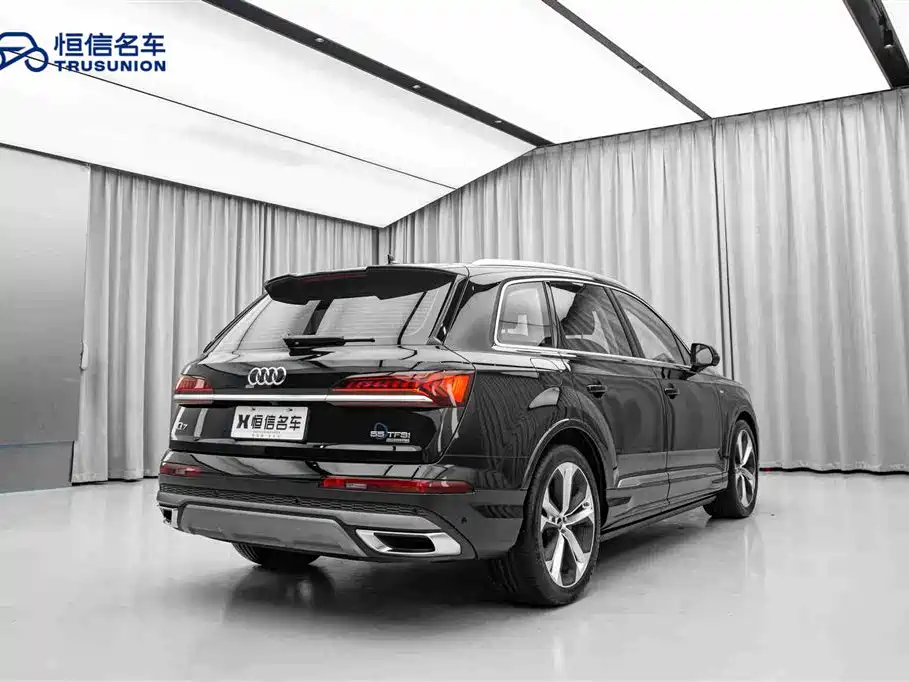 Audi Q7 2023 55 TFSI quattro S line Sport