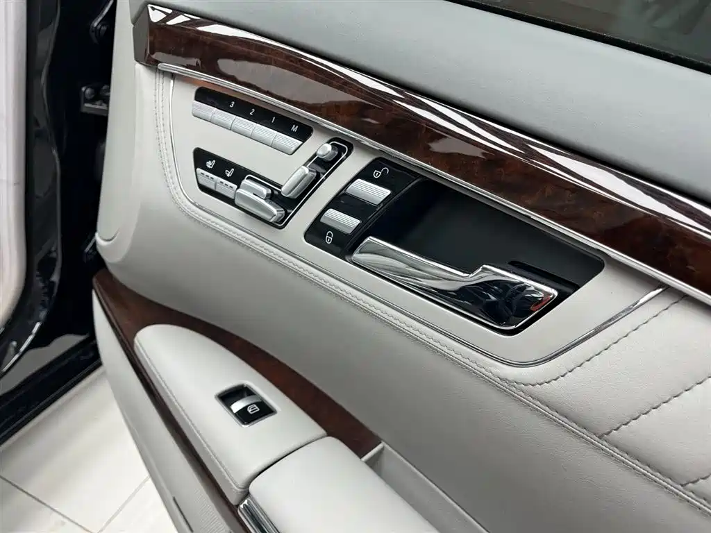 Mercedes-Benz S 600 L (2010)