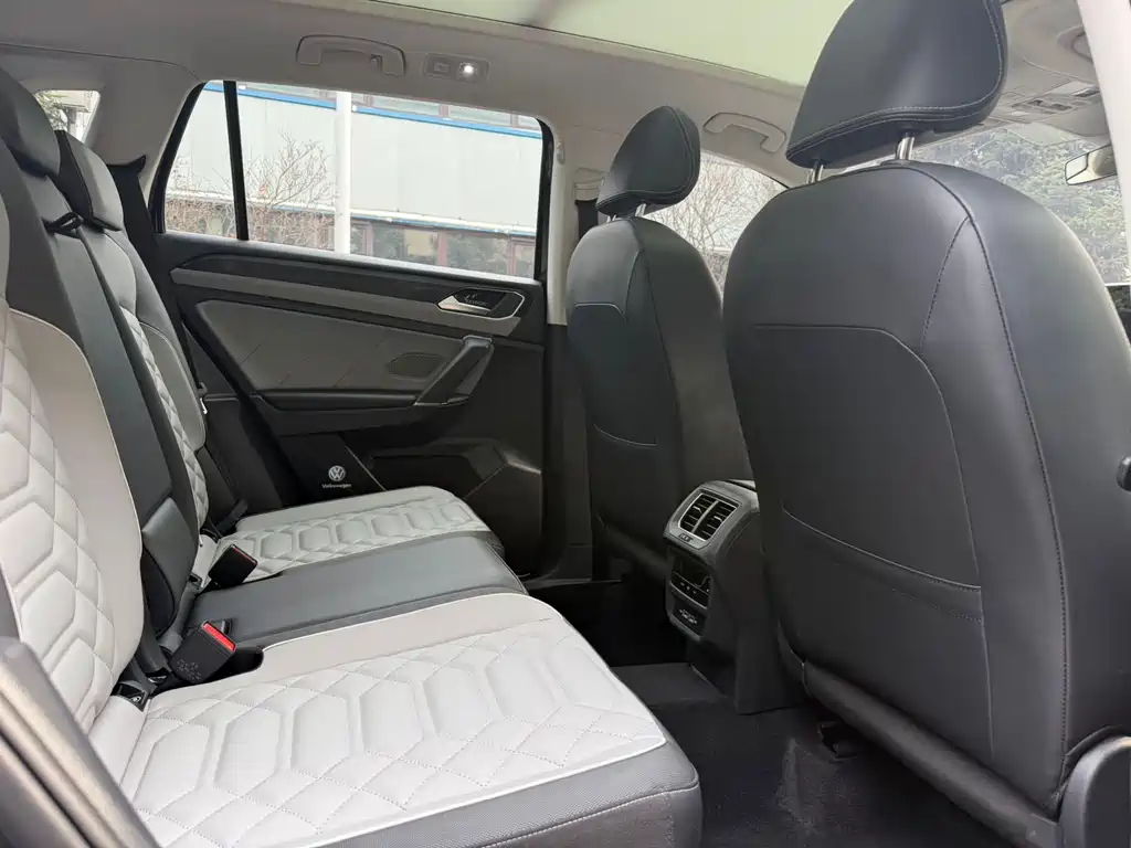 Volkswagen Tayron 2023 280TSI FWD Luxury Plus Advanced Edition