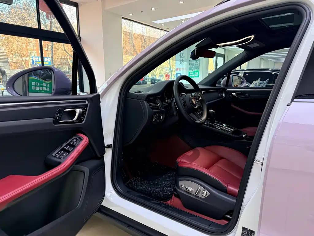 2025 Porsche Macan 2.0T Dream Edition