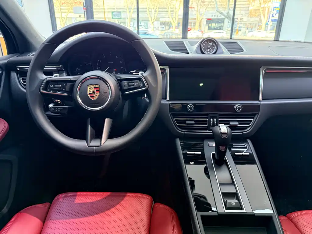 2025 Porsche Macan 2.0T Dream Edition
