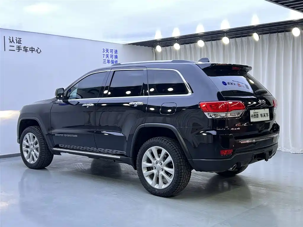 Jeep Grand Cherokee 2017 3.6L Elite Navigation Edition