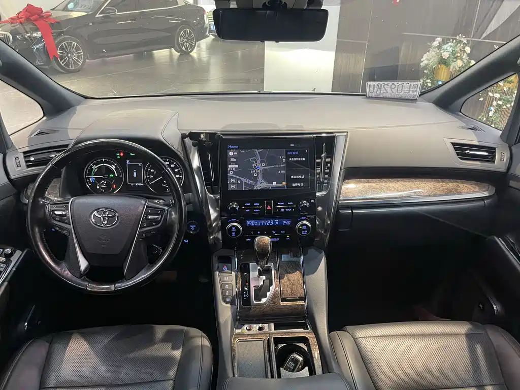 Alphard 2021 Hybrid 2.5L Premium Edition