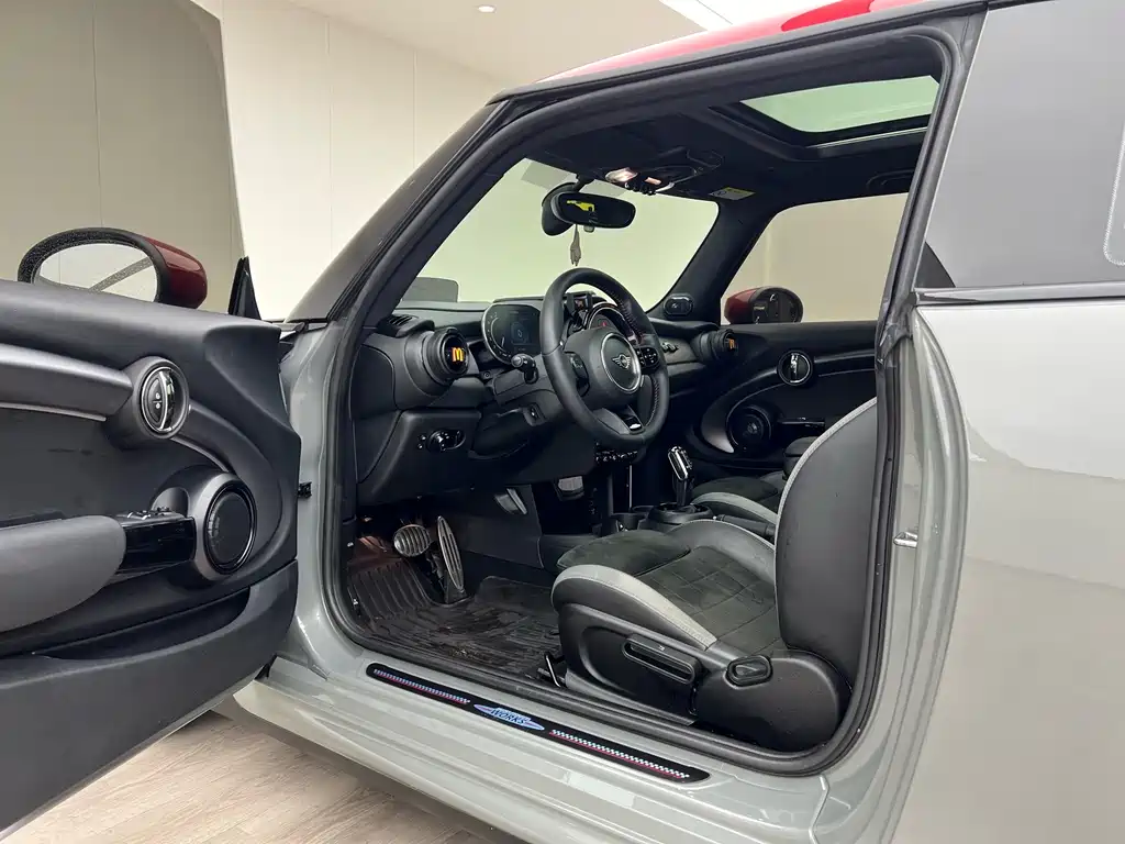 MINI John Cooper Works 2022 2.0T ALL-IN