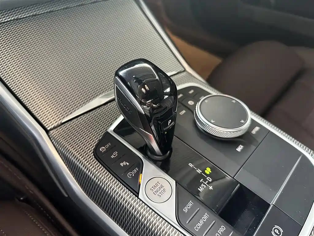 BMW 3 Series 2020 325i M Sport Night Edition - фото 15
