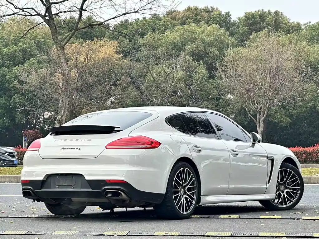 Porsche Panamera 2014 3.0T