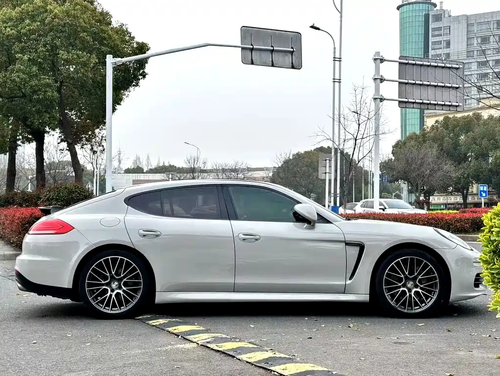 Porsche Panamera 2014 3.0T