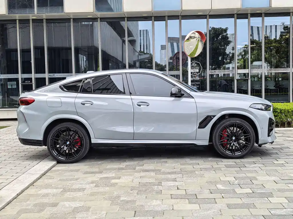 BMW X6 M Competition 2023 - фото 5