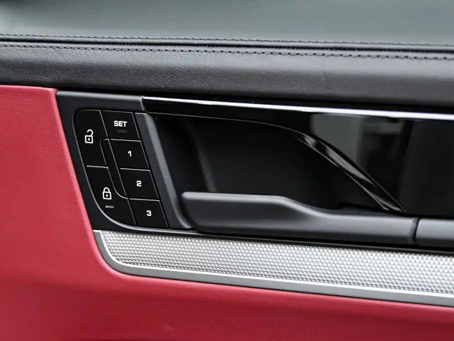 2024 Porsche Cayenne E-Hybrid 2.0T