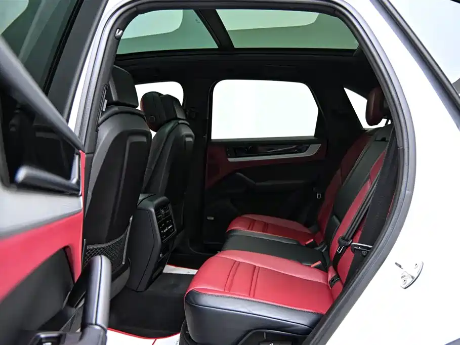 2024 Porsche Cayenne E-Hybrid 2.0T