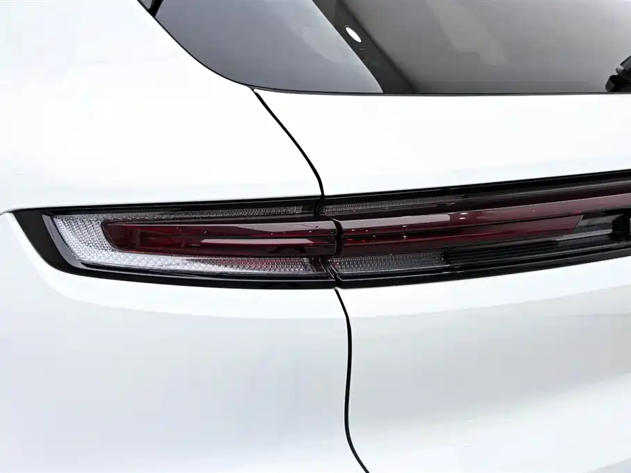 2024 Porsche Cayenne E-Hybrid 2.0T