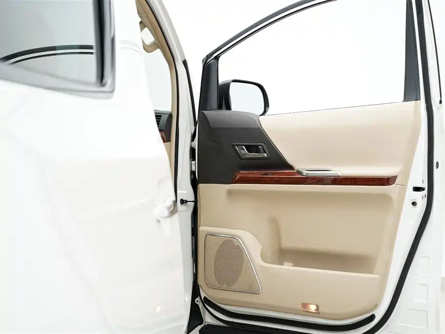 Toyota Alphard 2011 3.5L Luxury Edition