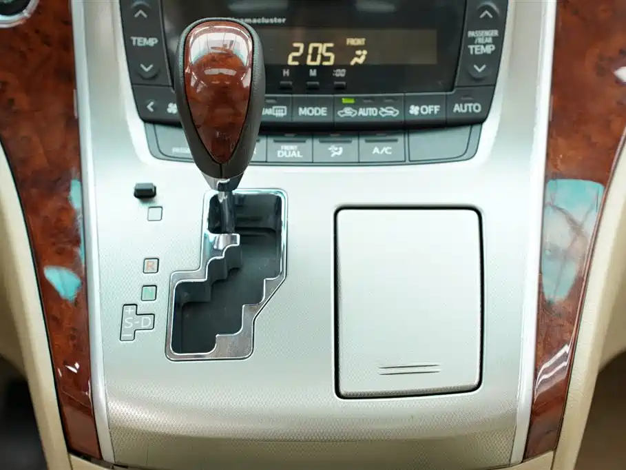Toyota Alphard 2011 3.5L Luxury Edition