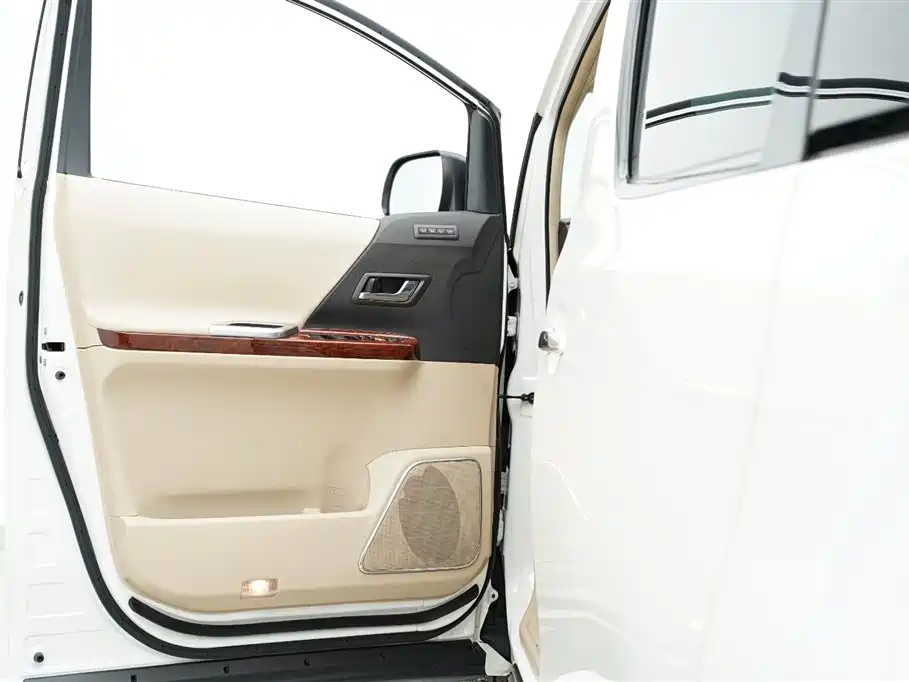 Toyota Alphard 2011 3.5L Luxury Edition
