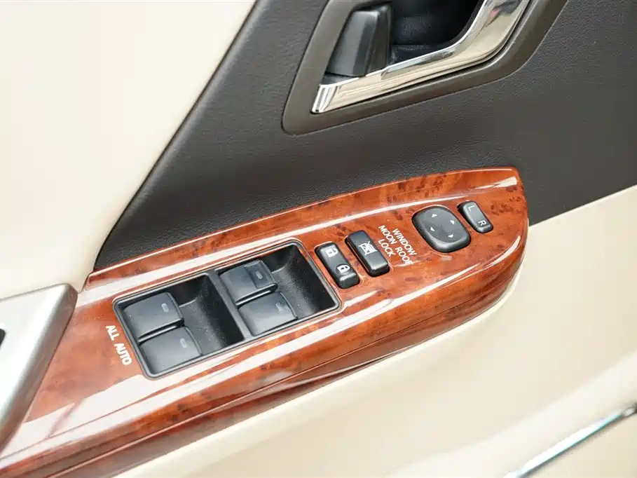 Toyota Alphard 2011 3.5L Luxury Edition