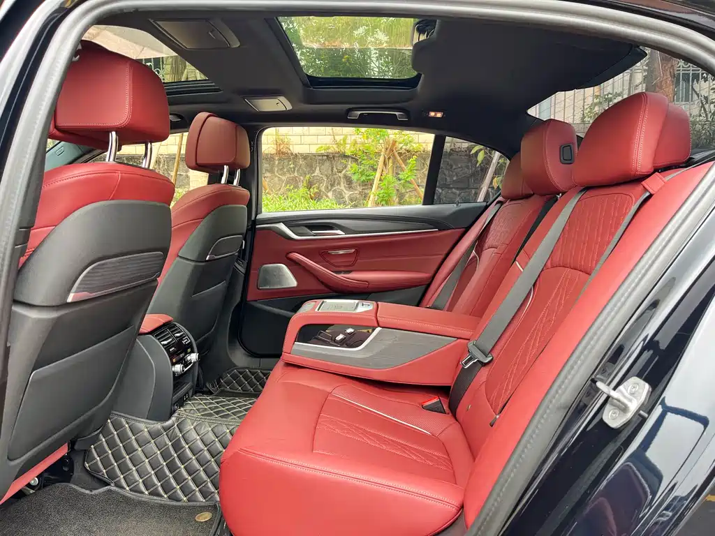 BMW 5 Series 2023 530Li Exclusive Edition M Sport Package - фото 6