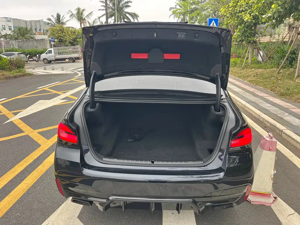 BMW 5 Series 2023 530Li Exclusive Edition M Sport Package - фото 23
