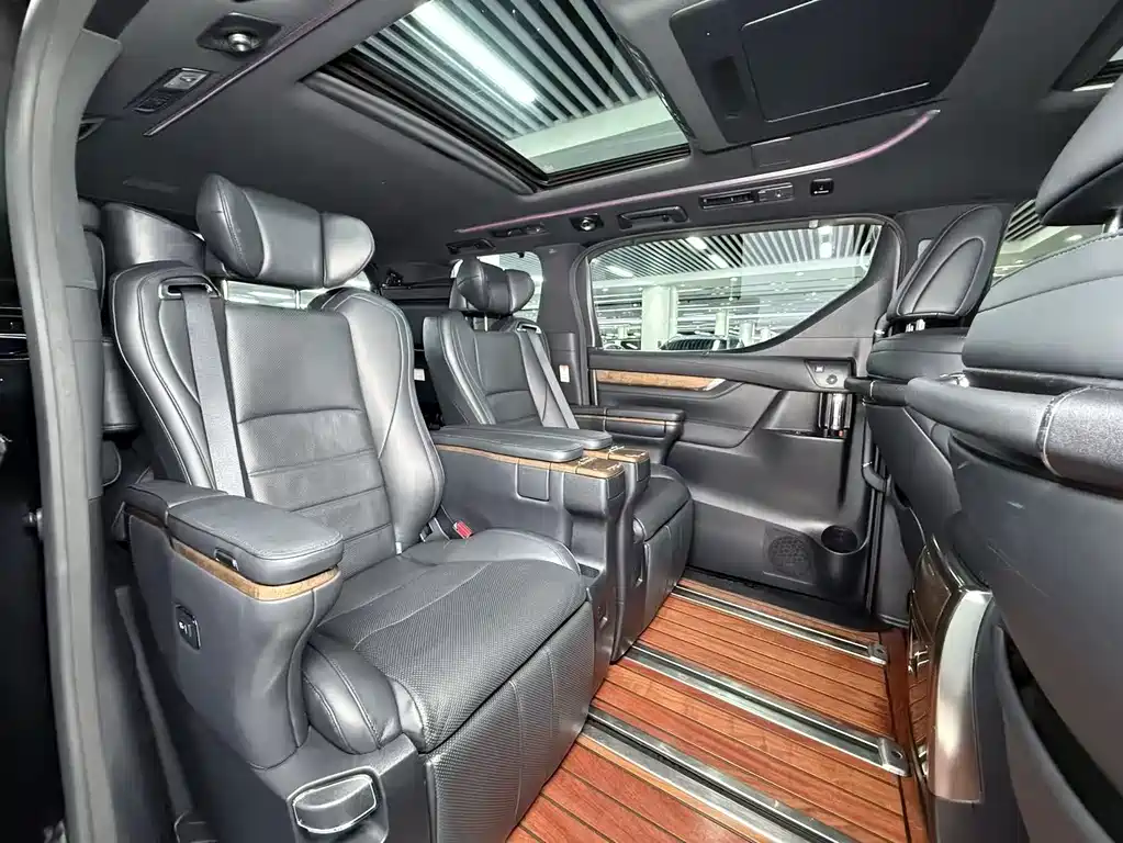 Alphard 2015 3.5L Luxury Edition
