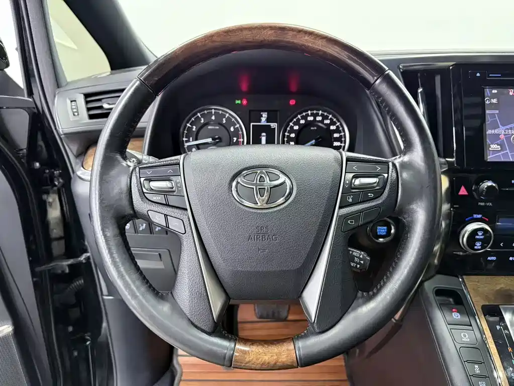 Alphard 2015 3.5L Luxury Edition