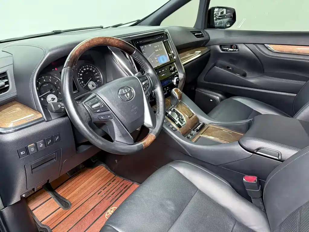 Alphard 2015 3.5L Luxury Edition