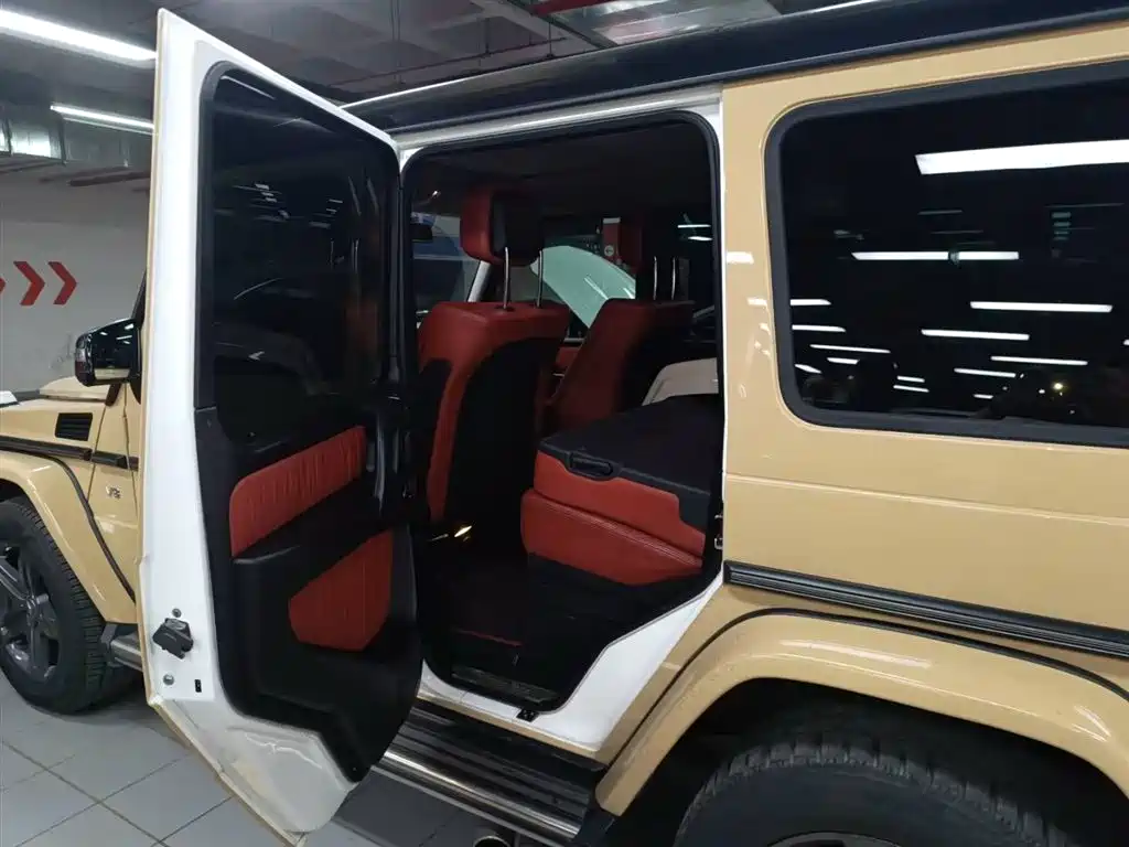 Mercedes-Benz G 500