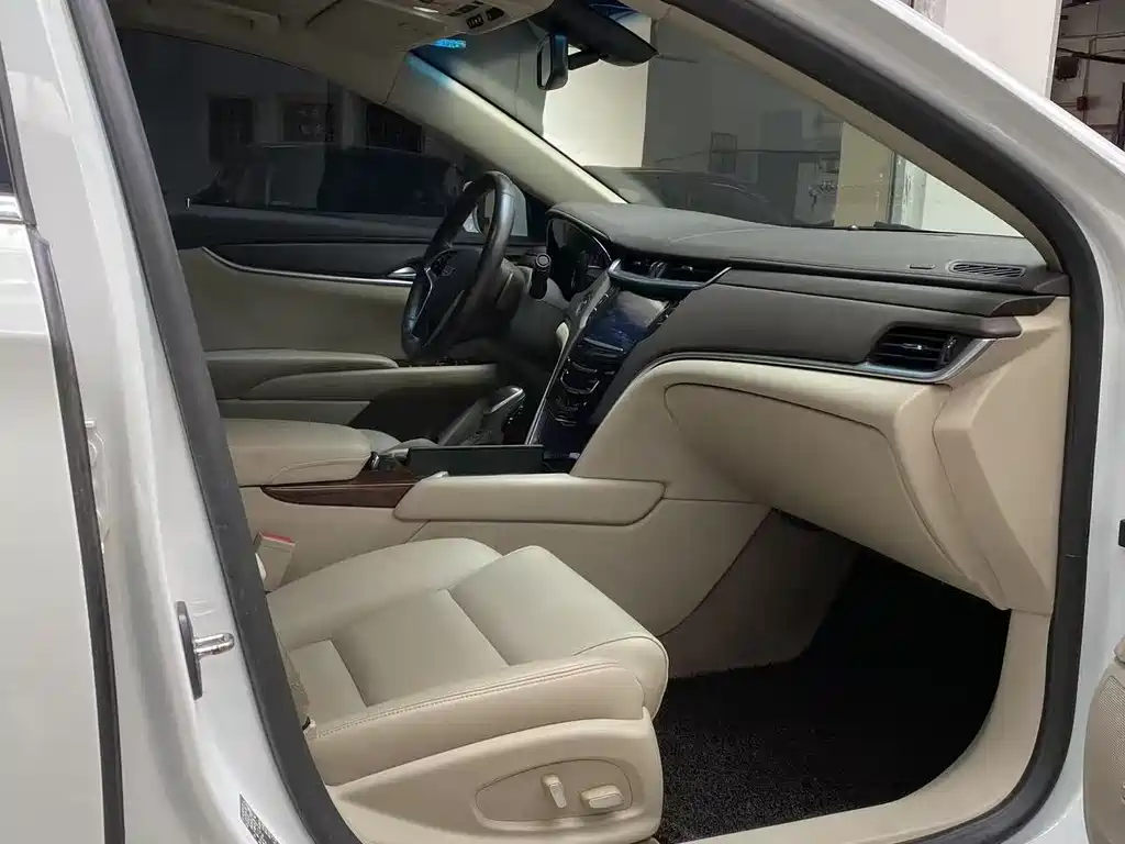 Cadillac XTS 2017 28T Technology