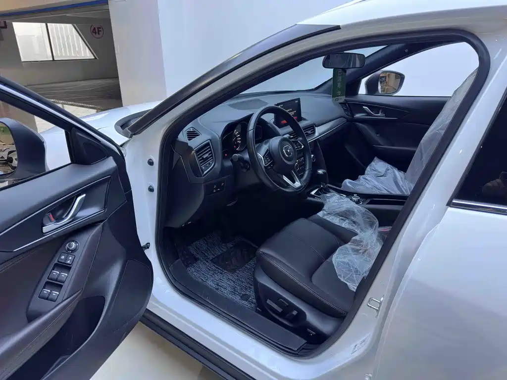 Mazda CX-4 2021 2.0L Automatic FWD Blue Sky Taste Edition