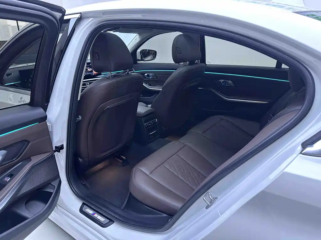 BMW 3 Series 2023 320Li M Sport Package - фото 9