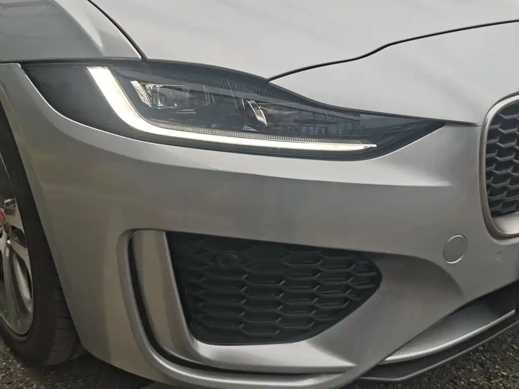Jaguar XEL 2024 2.0T 250PS R-DYNAMIC S