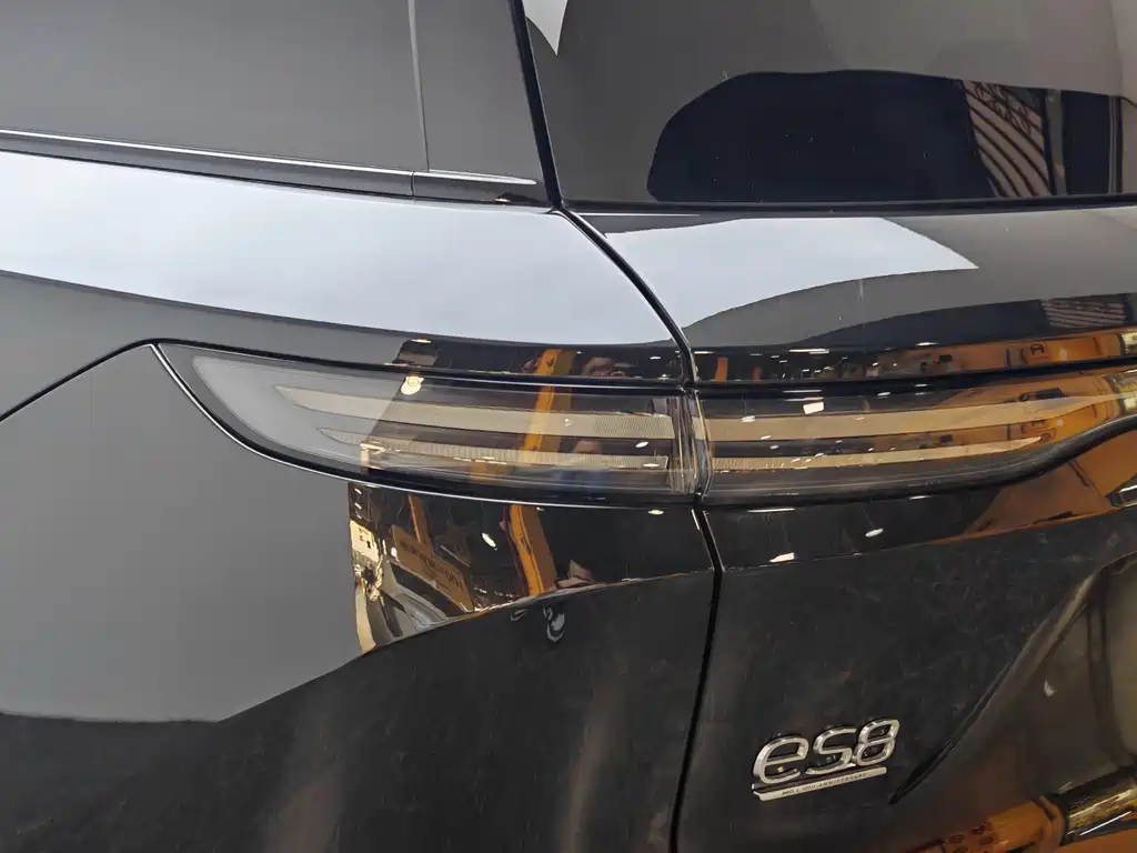 NIO ES8 2024 75kWh