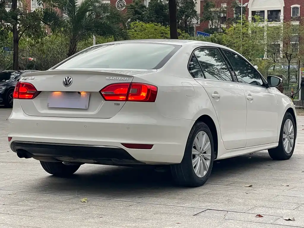 Volkswagen Sagitar 2014 1.4TSI Automatic Luxury Edition