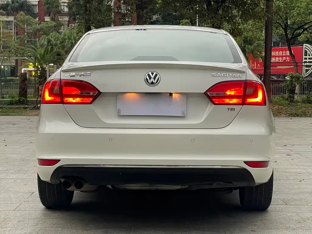 Volkswagen Sagitar 2014 1.4TSI Automatic Luxury Edition