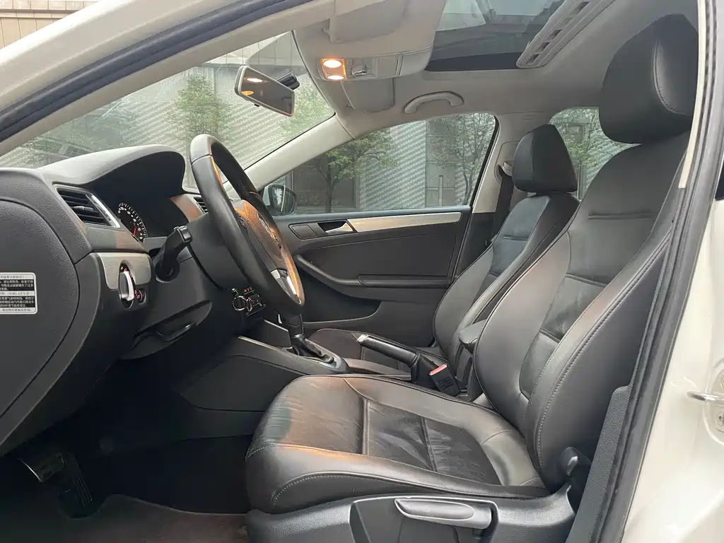 Volkswagen Sagitar 2014 1.4TSI Automatic Luxury Edition