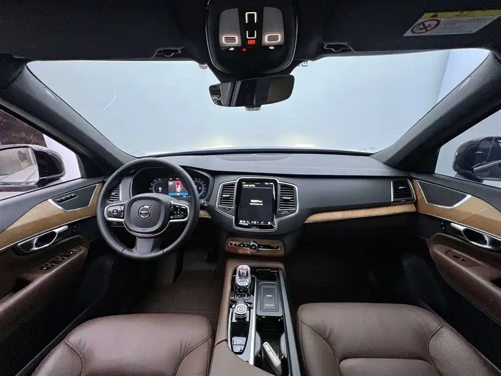 Volvo XC90 2023 B5 Momentum 7-seater