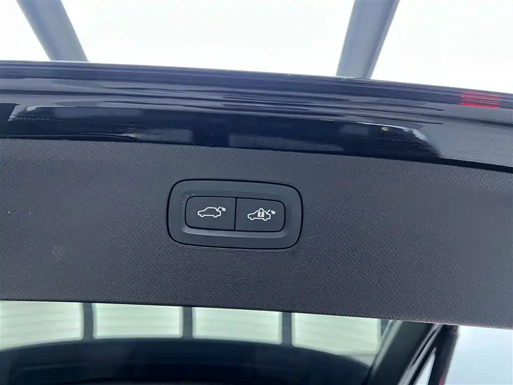 Volvo XC90 2023 B5 Momentum 7-seater
