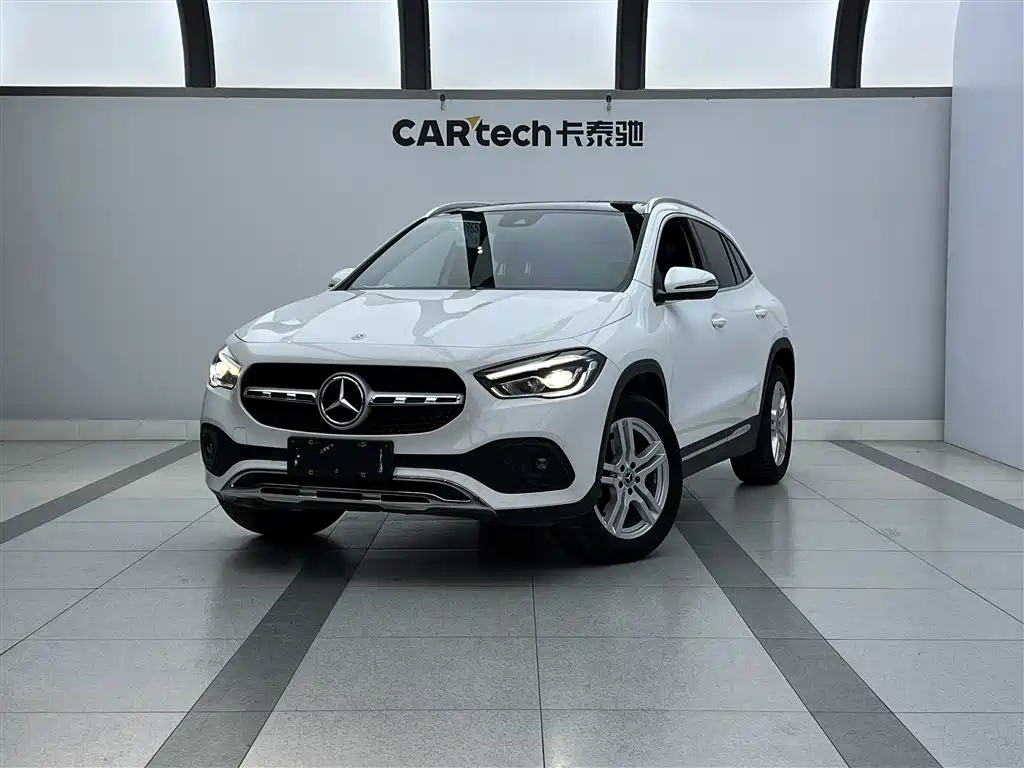 Mercedes-Benz GLA 200