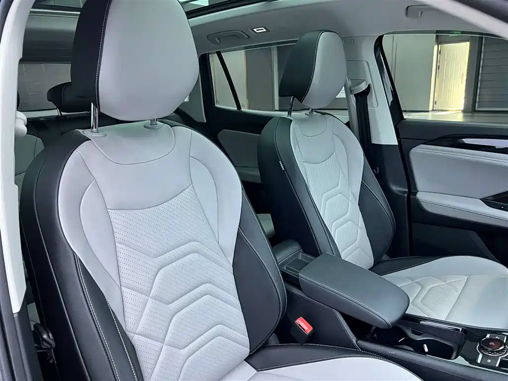 Tayron L 2025 330TSI 2WD Elite