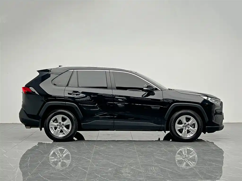 Toyota RAV4 2020 2.0L CVT FWD Urban Edition